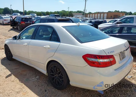 2011 Mercedes-Benz E 350 z USA, uszkodzony, nr VIN WDDHF5GB6BA467562